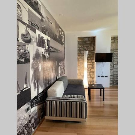 إيزولا Stylish One Bedroom Apartment Near The Riva المظهر الخارجي الصورة