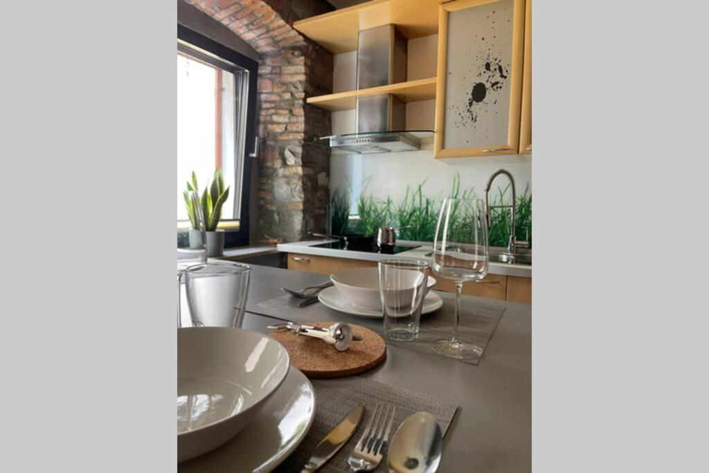 إيزولا Stylish One Bedroom Apartment Near The Riva المظهر الخارجي الصورة