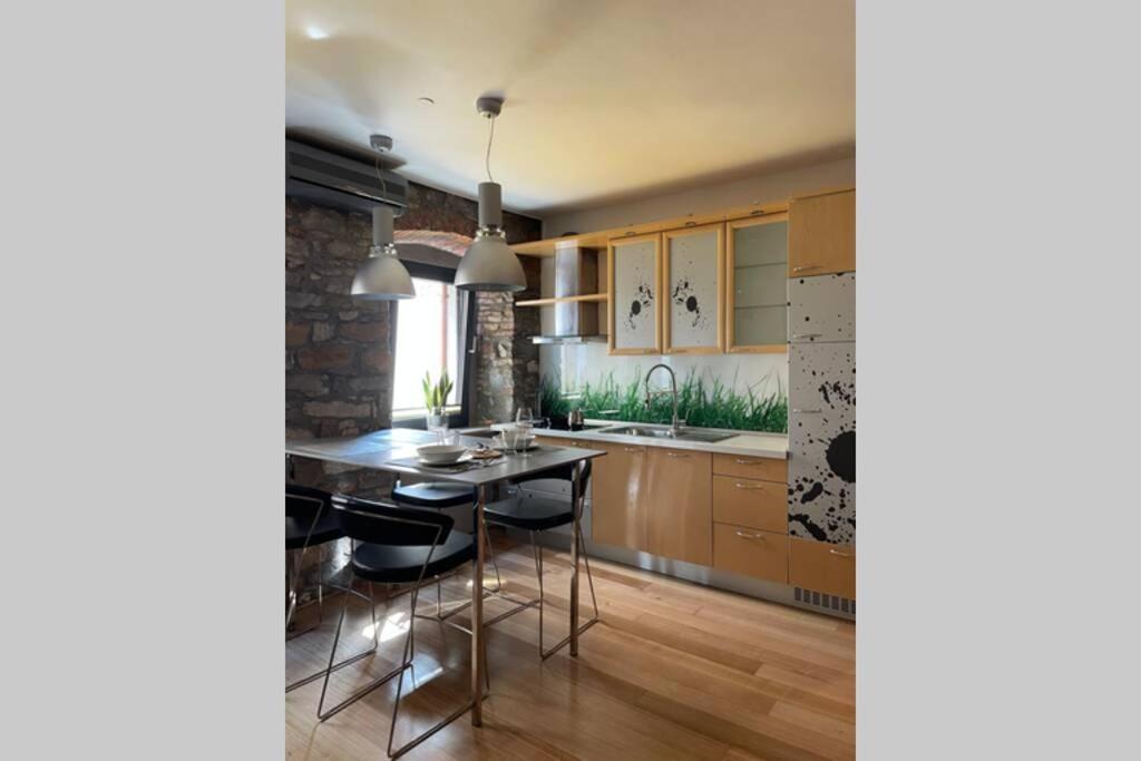 إيزولا Stylish One Bedroom Apartment Near The Riva المظهر الخارجي الصورة